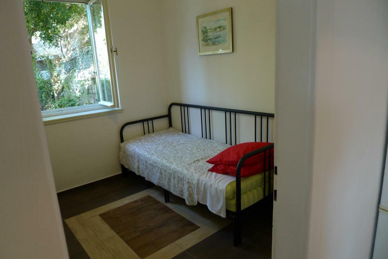 Park Bellevue Apartment *